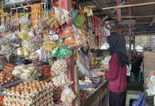 Harga Cabai dan Telur di Pasar Saik Kuala Pembuang Turun Pasca Lebaran