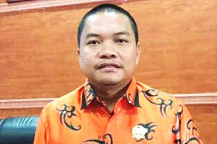 Berinto-Wakil-ketua-II-DPRD-Kabupaten-Kapuas-768x512 (1)