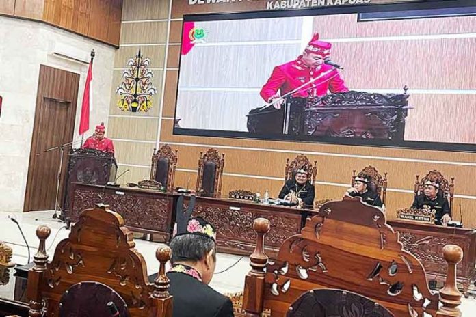 Dewan-Kapuas-Gelar-Paripurna-Istimewa--768x512