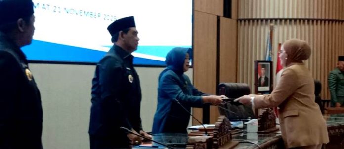 a9751ff0-b355-4032-8e96-2ab249c31141