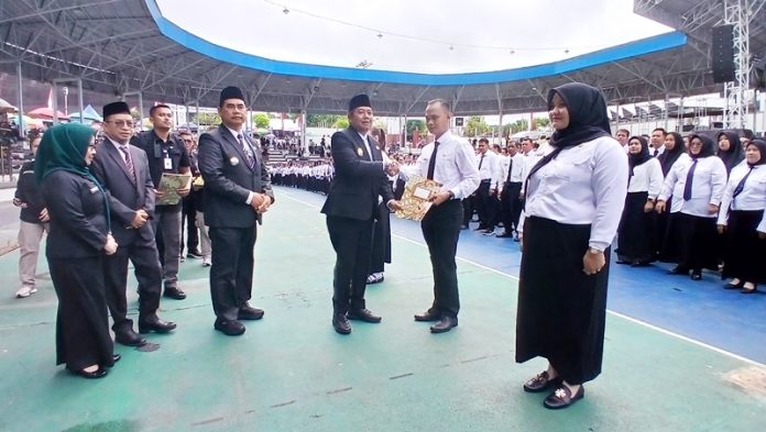 328afd5d-efea-4560-9466-a982e2aa130c