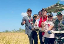 Waket I DPRD Kapuas Apresiasi Para Petani Yang Telah Berhasil Mengelola Lahan Hingga Sukses Panen