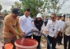 Bupati Seruyan Bagikan Air Bersih Untuk Dua Desa